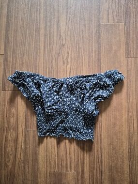 Brandy Melville Off-Shoulder Crop Top